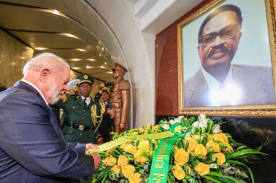 Cerimônia oficial em Luanda (Angola)