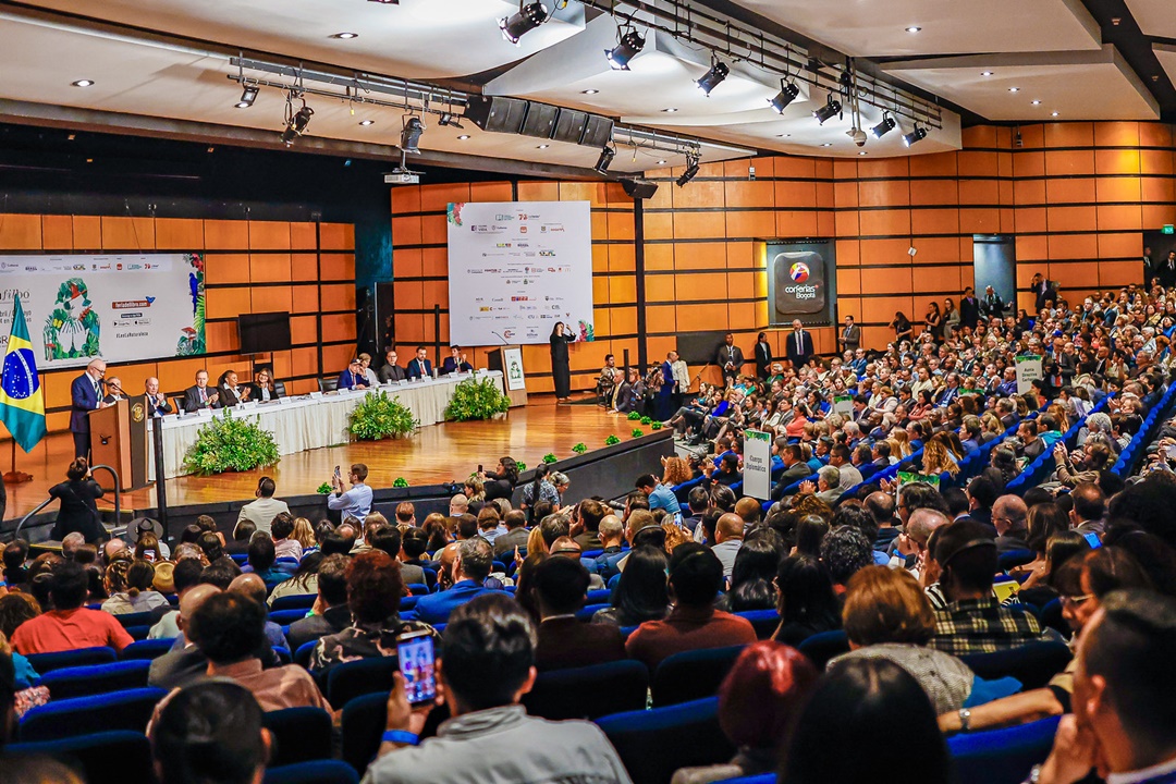 Lula na abertura da Feira Internacional do Livro de Bogotá: “Leitura nos coloca no lugar do outro”