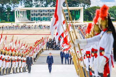 Chegada do PR francês Emmanuel Macron ao Palácio do Planalto