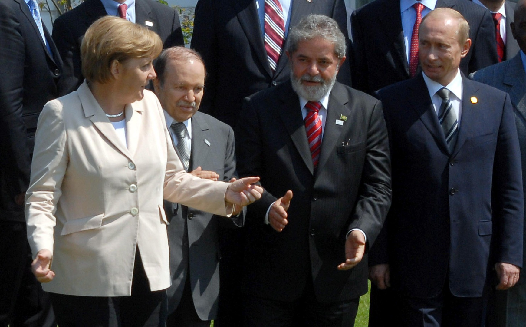 Presidente Lula, acompanhado da primeira-ministra alemã, Angela Merkel, do presidente da Argélia Abdelaziz Bouteflika, e do presidente da Rússia, Vladimir Putin