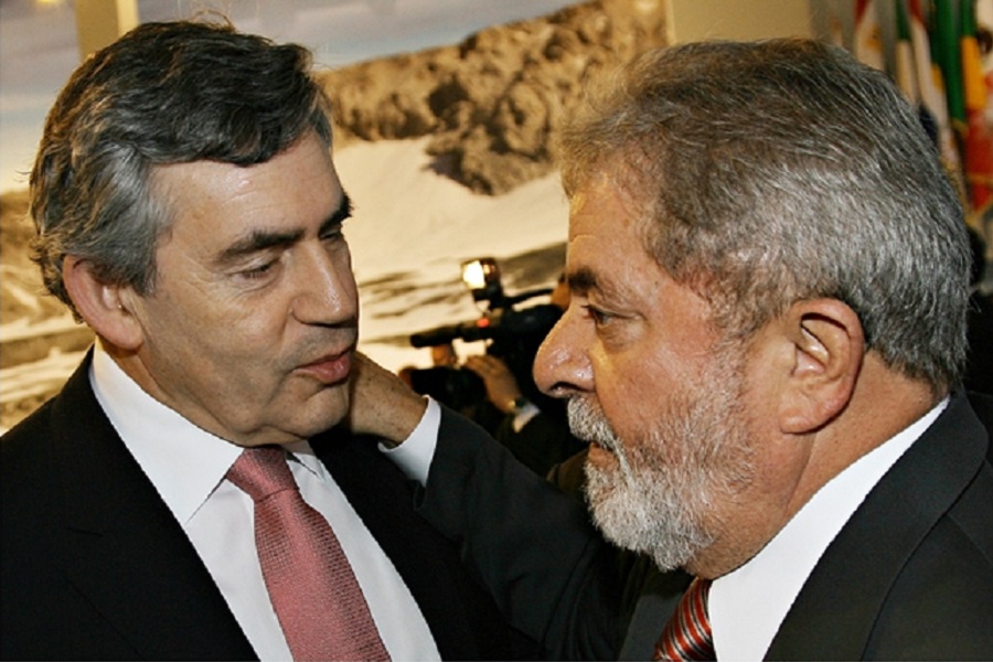 Presidente Lula conversa com o primeiro-ministro do Reino Unido, Gordon Brown