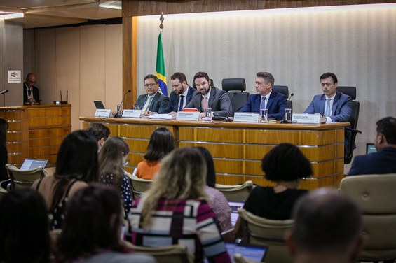 Coletiva sobre o Projeto de Lei Orçamentária 2025