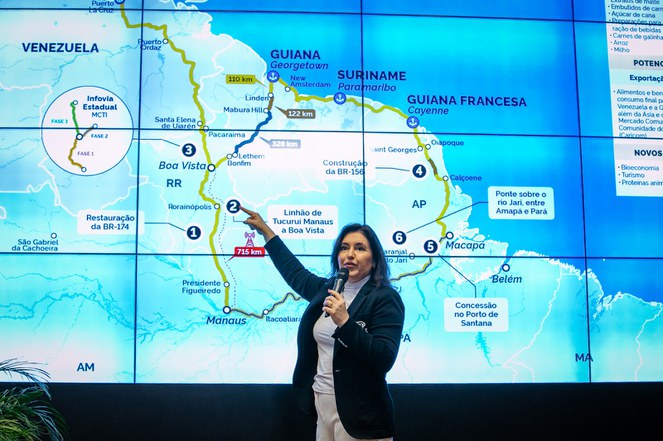 Ministra Simone Tebet apresentando o projeto das 5 Rotas de Integração Sul-Americana no 1º Fórum de Deputadas e Deputados Estaduais da Amazônia Legal. Foto: Washington Costa 