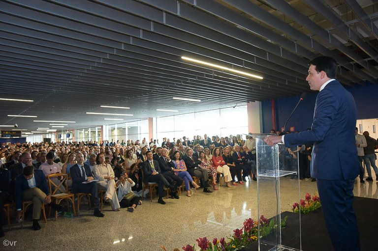 Silvio Costa filho reinaugura o aeroporto internacional do Recife 3