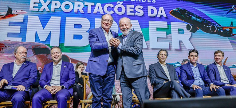 Governo Federal anuncia contrato de R$ 4,5 bilhões para exportações de aviões da Embraer