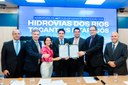 Silvio Costa e Filho assina acordo de cooperação para estudos e concessões de hidrovias dos rios Tocantins e Tapajós