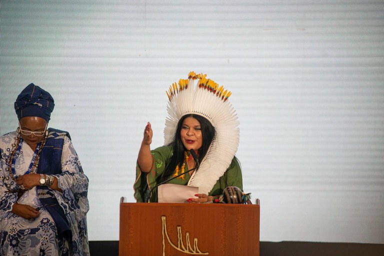 Sonia Guajajara é empossada Ministra de Estado dos Povos Indígenas do Brasil