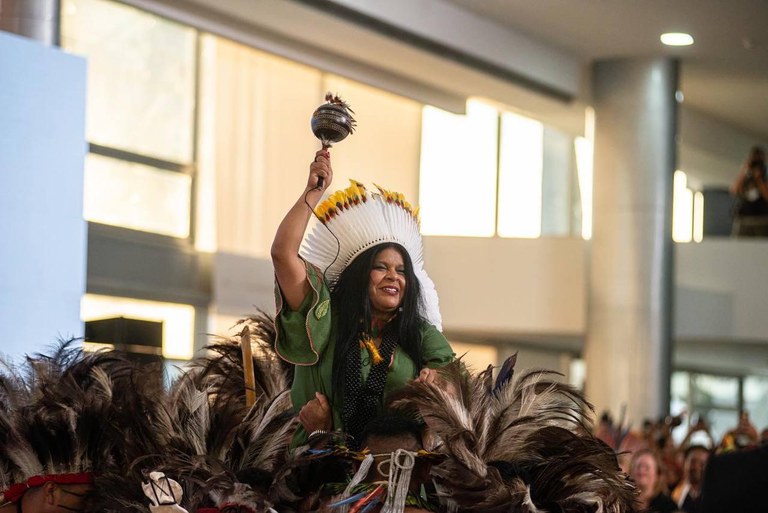 Sonia Guajajara é empossada Ministra de Estado dos Povos Indígenas do Brasil
