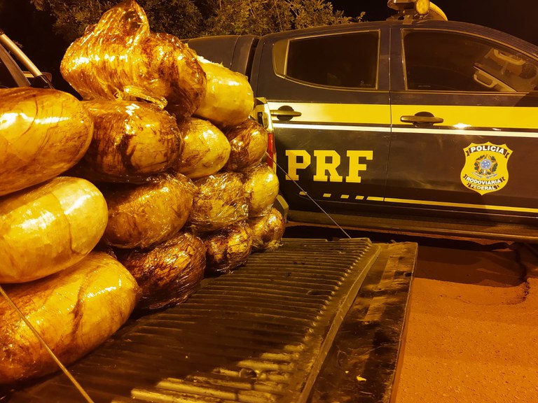 PRF apreende 30,8 kg de maconha na BR-317 no Acre