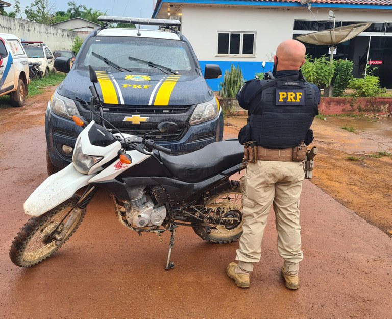 Operação Boca do Acre: PRF recupera cinco motocicletas e apreende seis armas de fogo