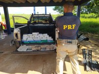 PRF localiza 33 kg de drogas escondidas no interior de um veículo