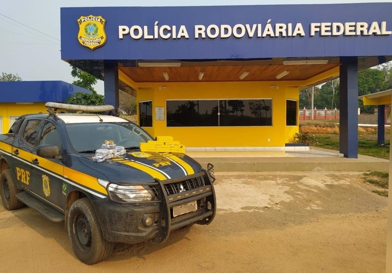 Cocaína é apreendida em Xapuri-AC.