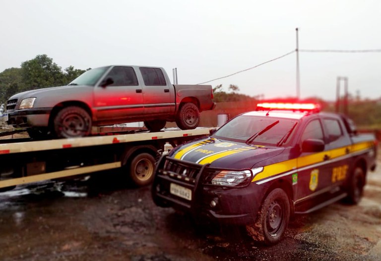 Prf Recupera Veículo Furtado Em Rio Brancoac — Polícia Rodoviária Federal