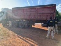 PRF flagra caminhão transportando minério de forma irregular em Rio Branco/AC