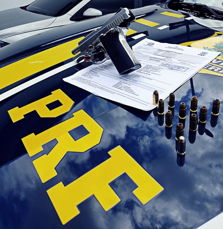 Armas e munições apreendidos pela PRF em Rio Branco, no Acre