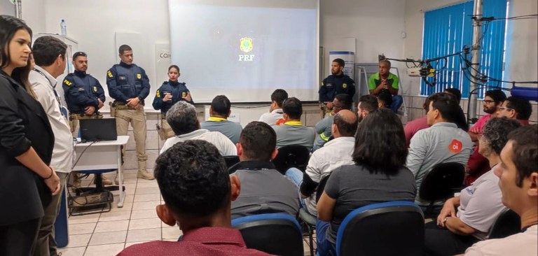 Polícia Rodoviária Federal promove palestra sobre Cuidados com a Saúde e Direção Segura