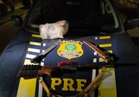PRF prende em flagrante um homem portando uma espingarda com numeração suprimida e municiada, um facão e 13Kg de carne de caça ilegalmente na cidade de Brasileia/AC