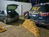 PRF intercepta veículo carregado com 107 kg de maconha após perseguição em alta velocidade em Rio Branco/AC