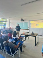 PRF realiza palestra sobre educação para o trânsito para alunos de escola pública de Campo Alegre/AL