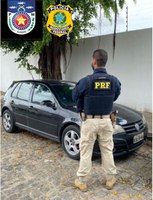 PRF e PM, em ação conjunta, recuperam carro roubado na Gruta de Lourdes em Maceió