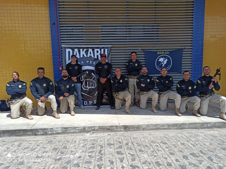 Agentes da Polícia Rodoviária Federal participam de treinamento de técnicas de defesa policial em Maceió.jpg