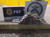 Polícia Rodoviária Federal, TIGRE e SSP apreendem 39kg de drogas em caminhão cegonha no interior de Alagoas