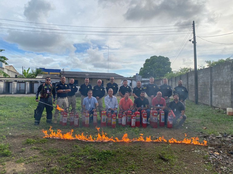 PRF promove curso de brigada de incêndio para policiais em Maceió 1.jpg