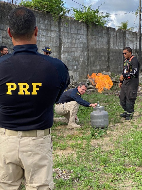 PRF promove curso de brigada de incêndio para policiais em Maceió 3.jpg