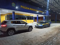 Carro roubado há menos de um mês em Recife é recuperado pela PRF em Rio Largo/AL