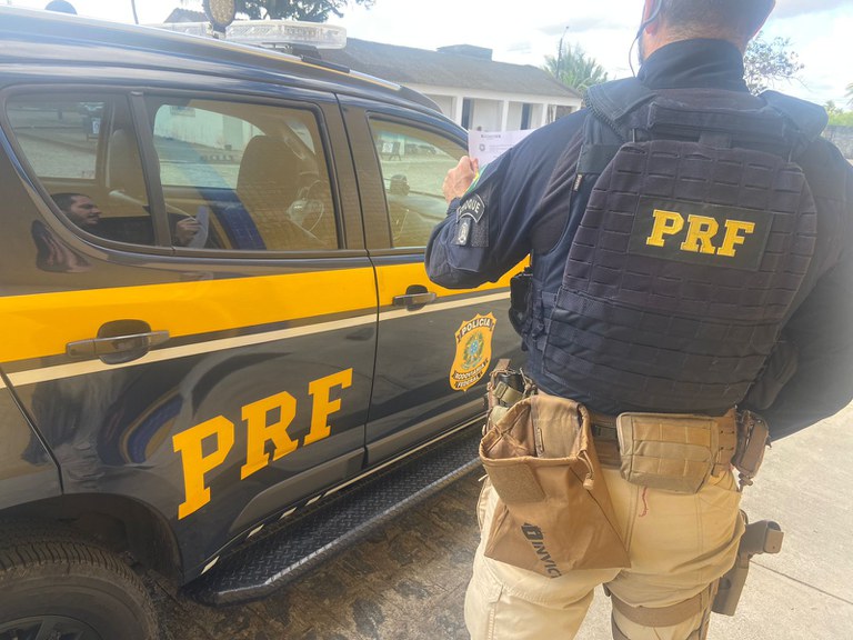 Dois foragidos da Justiça são presos pela PRF em Maceió.jfif