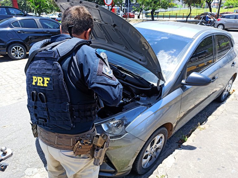 PRF recupera em Maceió veículo roubado em Salvador no ano passado.jfif