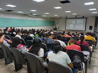 PRF ministra palestra sobre segurança no trânsito para alunos da rede pública, em São Miguel dos Campos/AL