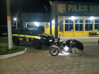 PRF prende cinco pessoas durante fiscalizações neste final de semana em Alagoas