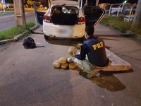 PRF acha maconha dentro de um colchão e prende dois homens por tráfico de drogas em Alagoas