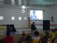 PRF dá palestra sobre educação no trânsito para motoristas de usina em São José da Laje