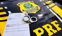 PRF em Alagoas prende motorista com mandado de prisão em aberto