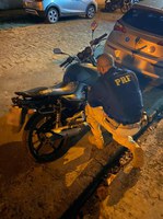 PRF em Alagoas recupera mais uma moto roubada e prende homem por crime de receptação