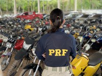 PRF realiza leilão de veículos