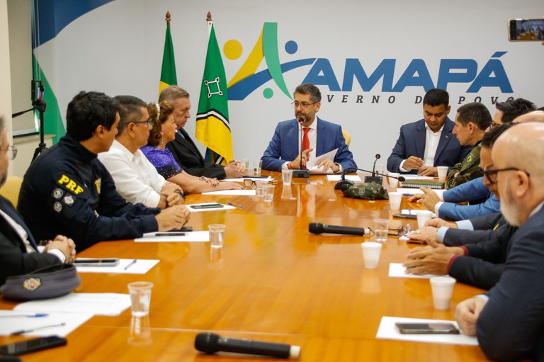 PRF participa de reunião sobre as manifestações em Brasília