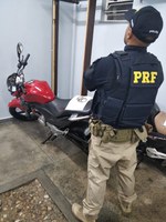 Equipe da PRF-AM apreende motocicleta adulterada na BR-319