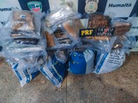 Carga de drogas é encontrada em veículo em chamas na BR-319 em Humaitá