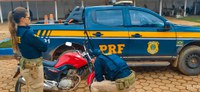 Equipe da PRF recupera motocicleta roubada na BR-230 no Amazonas