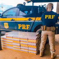 PRF-AM apreende 500 maços de cigarro na BR-319