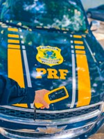 PRF-AM prende condutor inabilitado e alcoolizado em Humaitá