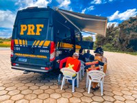 PRF-AM realiza Cinema Rodoviário na BR-174