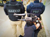 Operação “Graft”: PRF, Ministério Público e Polícia Civil cumprem 10 mandados de prisão preventiva e 22 de busca e apreensão