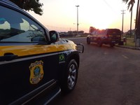 PRF apreende armas, drogas e recupera carro roubado após troca de tiros em Santo Antônio de Jesus (BA)