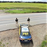 PRF flagra adolescente conduzindo caminhonete de forma perigosa em Vitória da Conquista (BA)