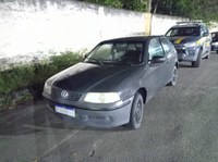 PRF recupera carro roubado em Eunápolis (BA)