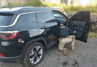 PRF apreende Jeep Compass clonado e prende motorista pelo crime de adulteração
